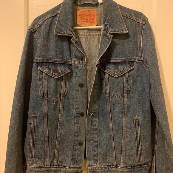 Levi's Jackets & Blazers - Levi's Denim Jacket (Medium)